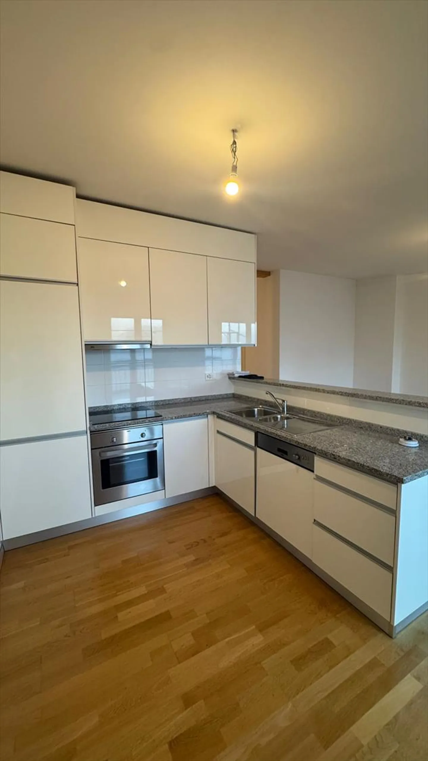 Bell'appartamento di 4 stanze al 7° e ultimo piano - Foto 3 di 8