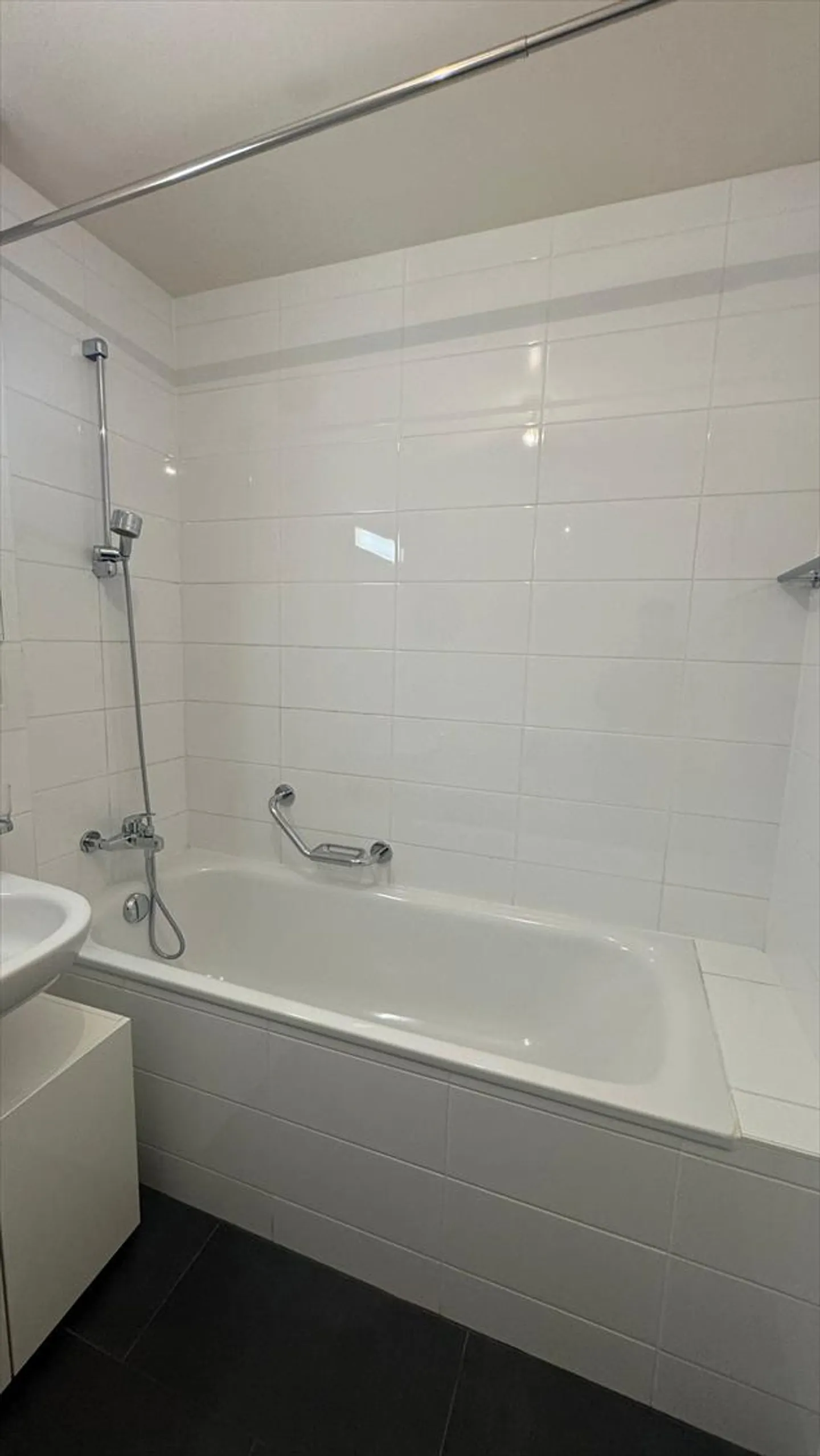 Bell'appartamento di 4 stanze al 7° e ultimo piano - Foto 5 di 8