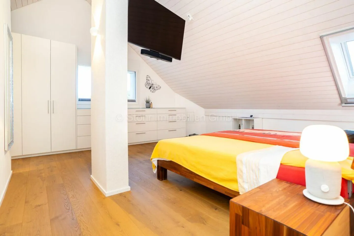 Family-friendly 4.5-room semi-detached house in a well-maintained development - Photo 11 of 27