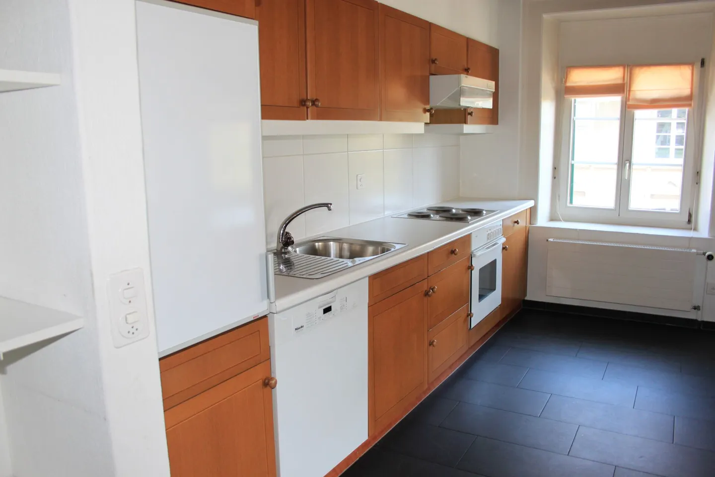 Bel appartement de 2,5 pièces à louer à Bienne - Photo 2 sur 7