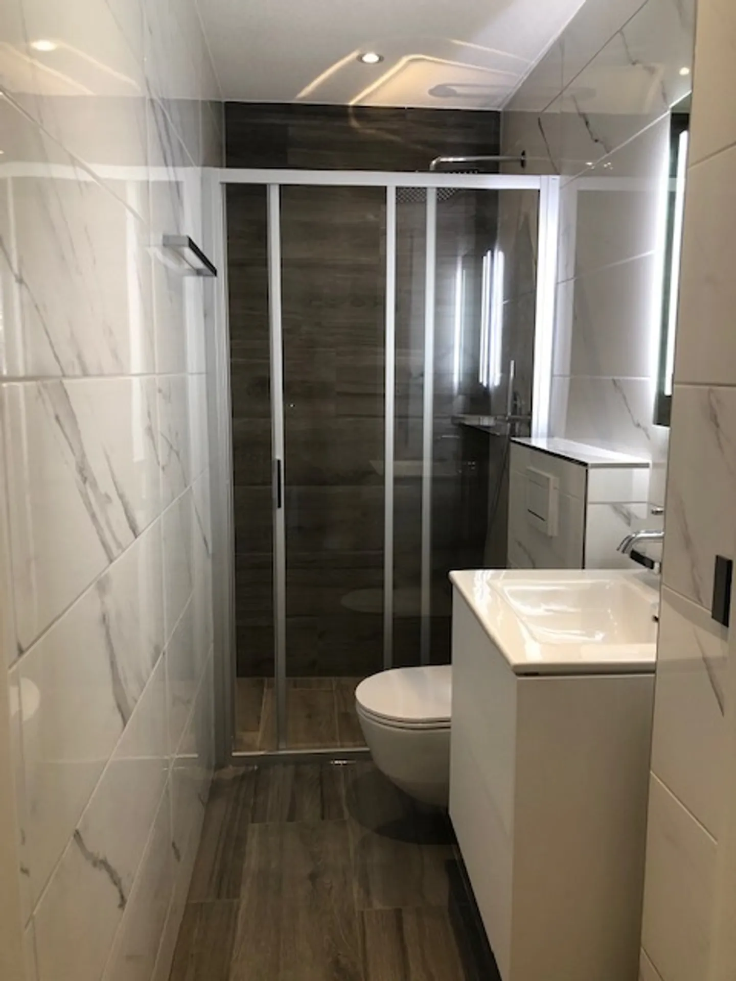 Zu verkaufen - Schöne 4.5 Zimmerwohnung mit grosser Terrasse in Tavannes - Foto 10 von 14