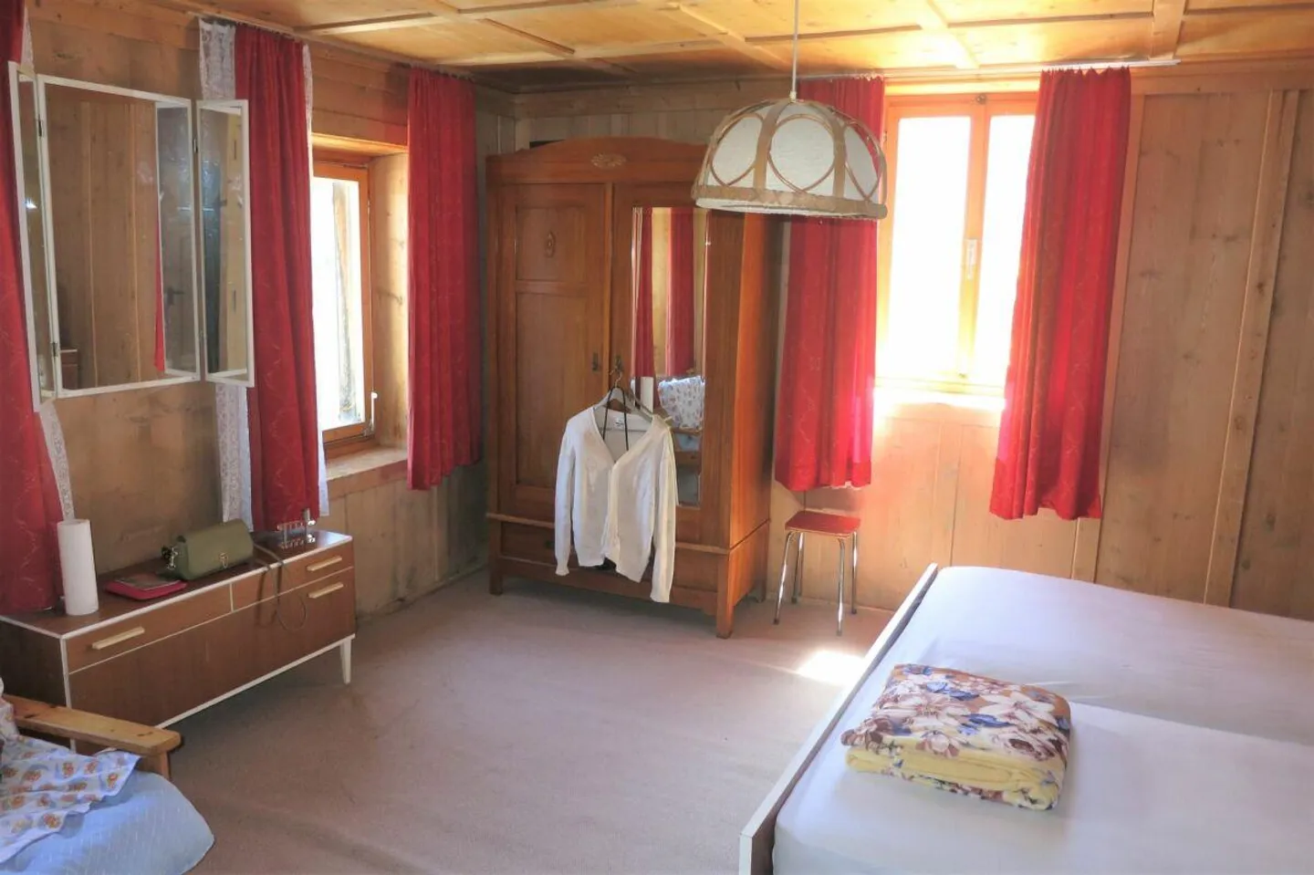 Rustikales grosses Engadinerhaus mit angebauter Scheune und viel Um... - Foto 7 von 10
