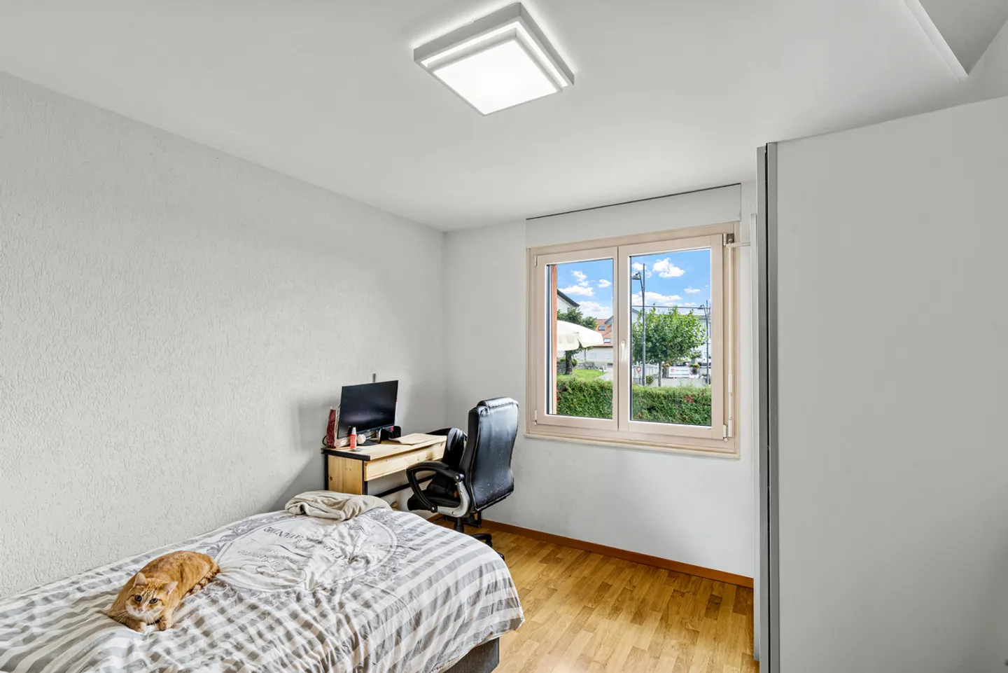 Appartamento luminoso e moderno con balcone e vista libera a Forel - Foto 6 di 10