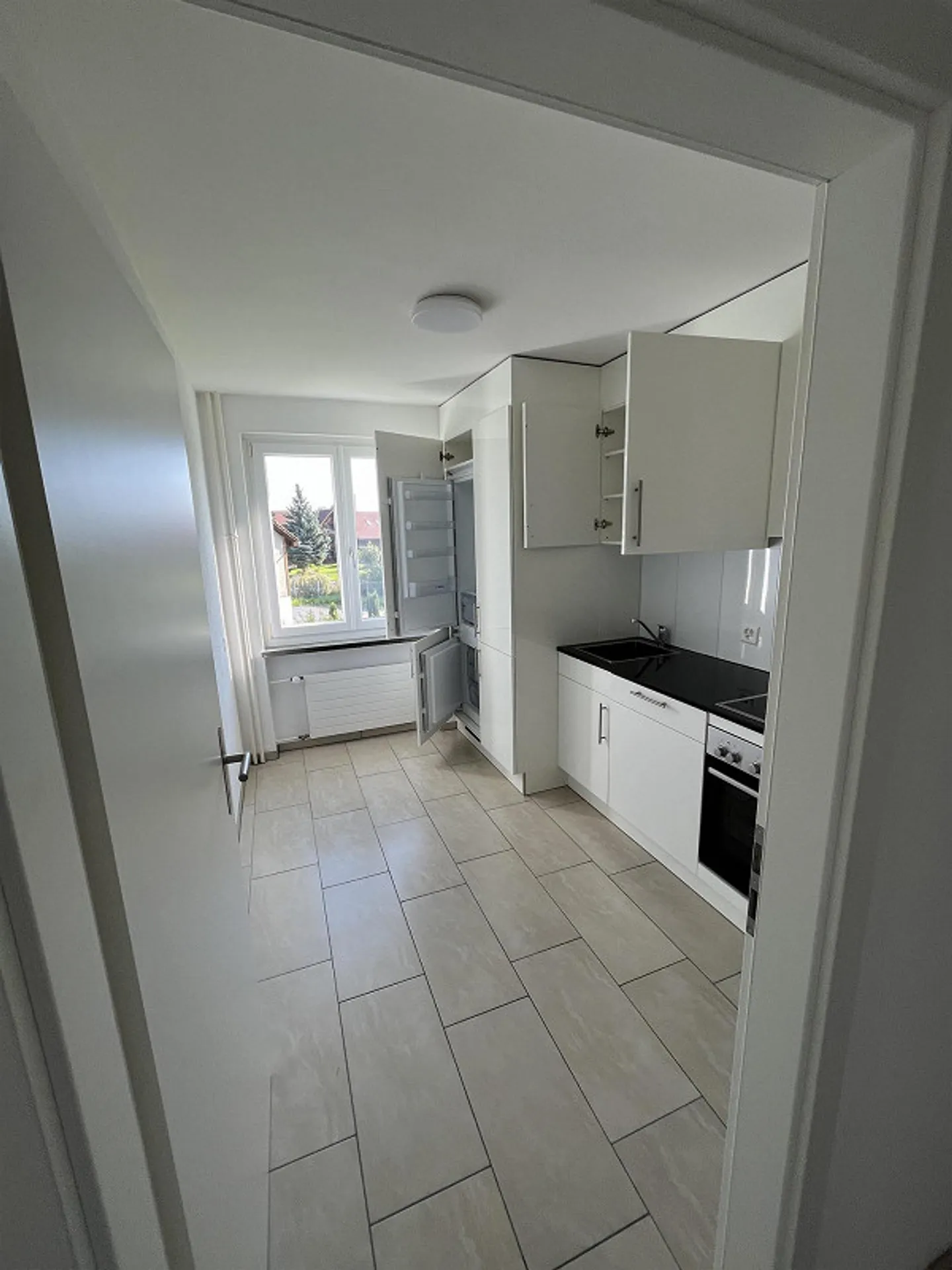3 ½ + 2 ½ Room Apartment - Photo 4 of 9