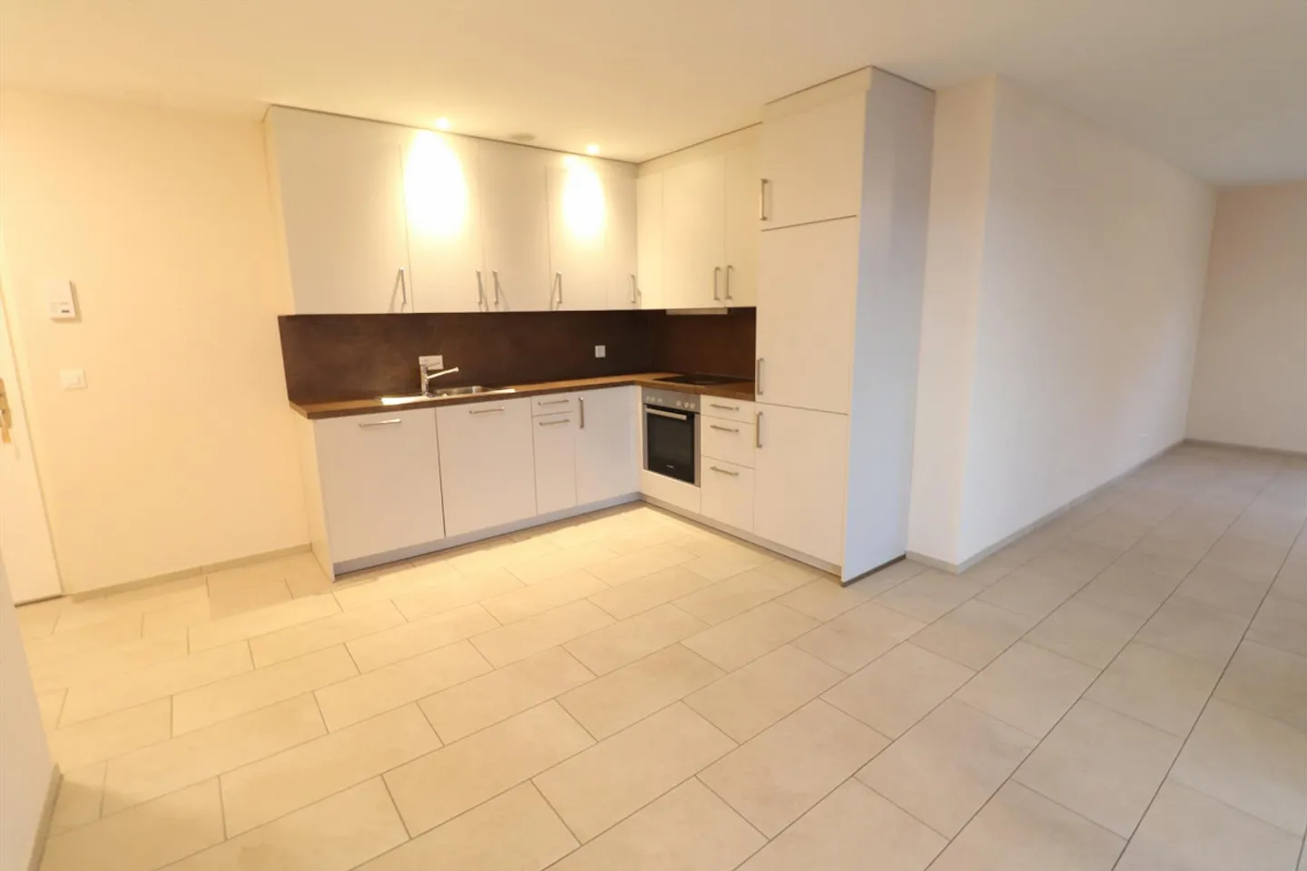 Grosszügige und helle 1.5-Zimmerwohnung zu vermieten - Foto 2 von 6