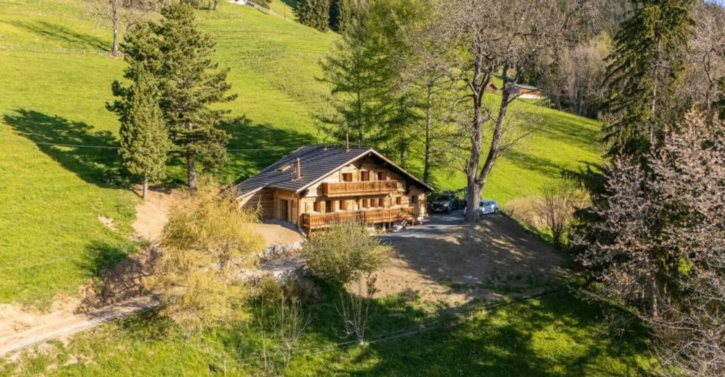 Exceptional Alpine Chalet Retreat - Photo 1 of 12