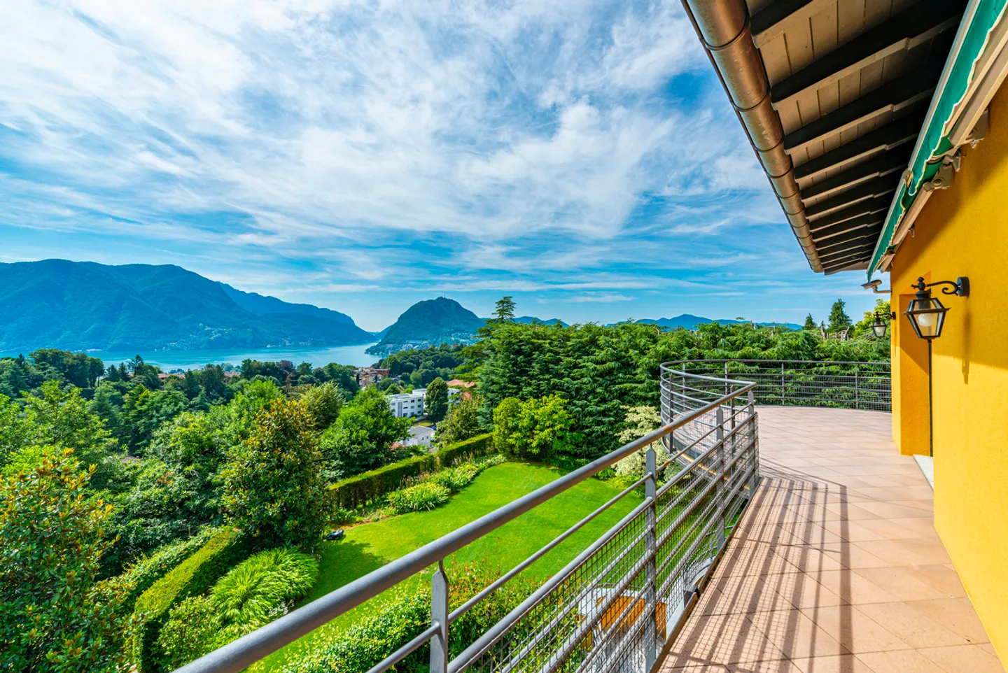 Villa Sissi | Eine exklusive Immobilie auf den Hügeln von Porza - Foto 2 von 16