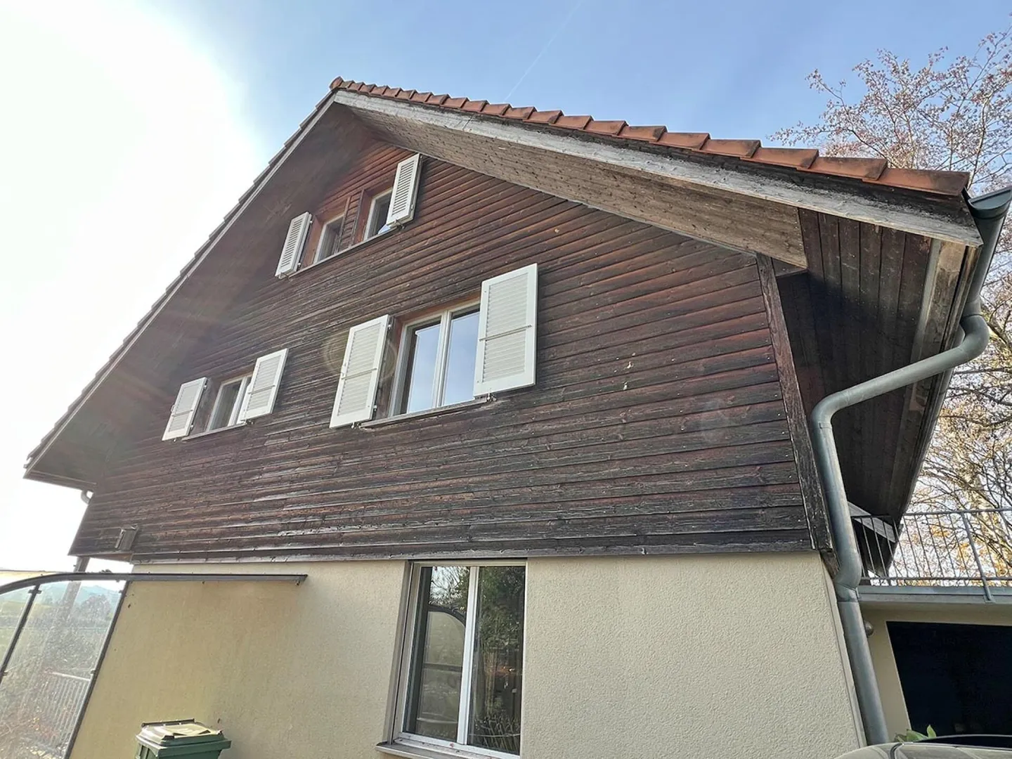 Property with two apartments and garage - Photo 29 of 35