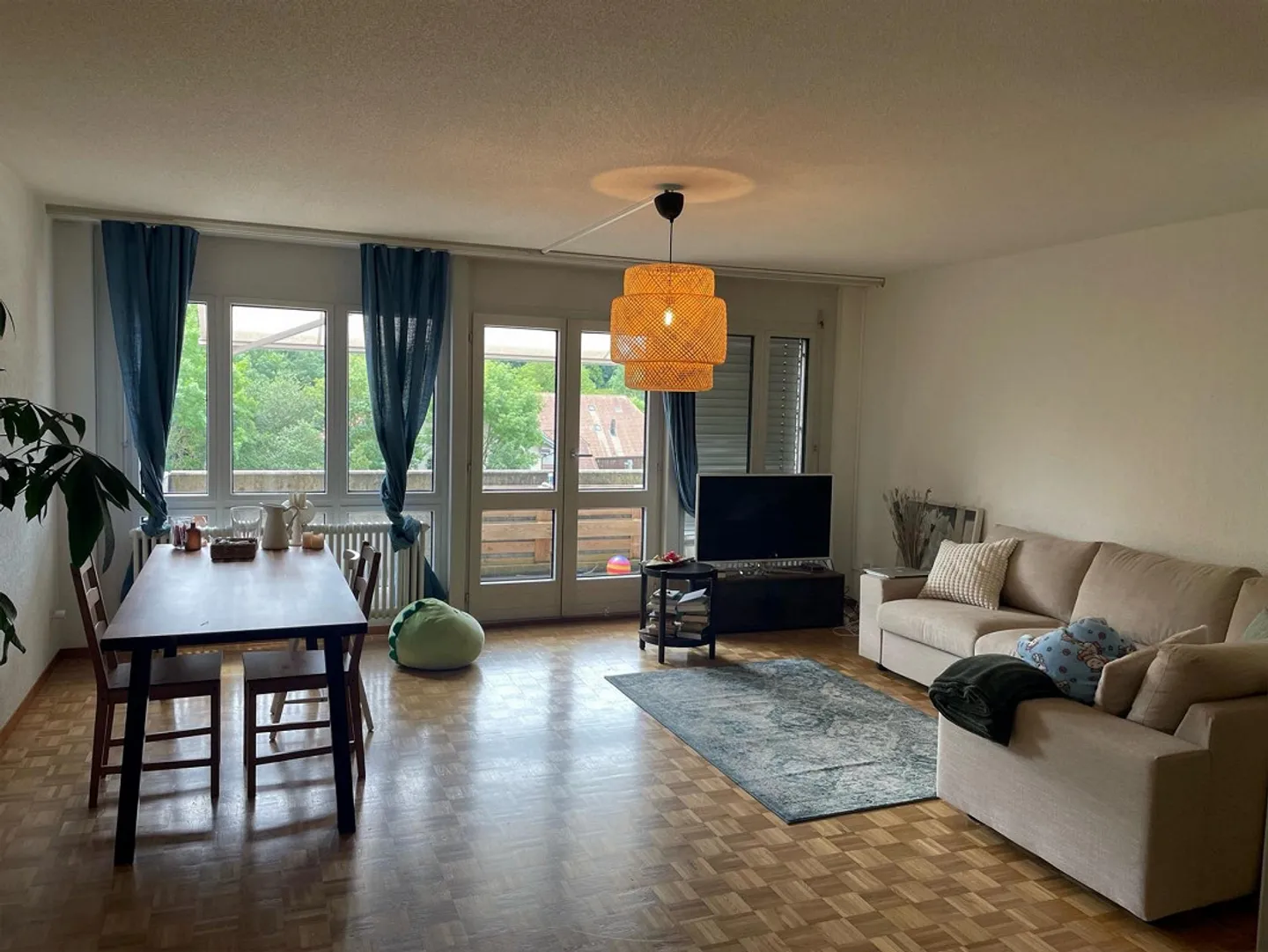 Vivre sur deux niveaux 4.5 pièces appartement duplex à Ittigen - Photo 2 sur 7