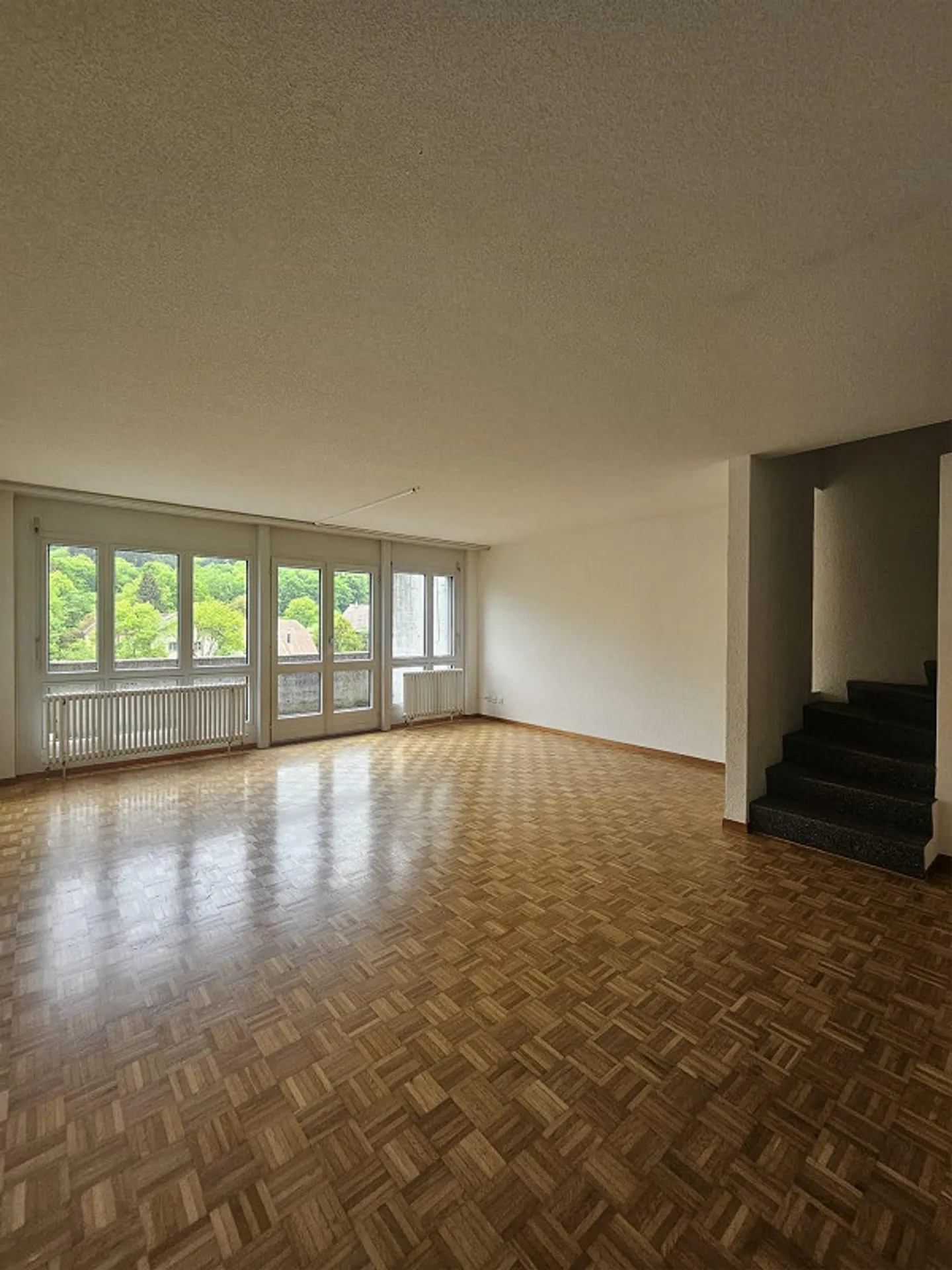 Vivre sur deux niveaux 4.5 pièces appartement duplex à Ittigen - Photo 3 sur 7