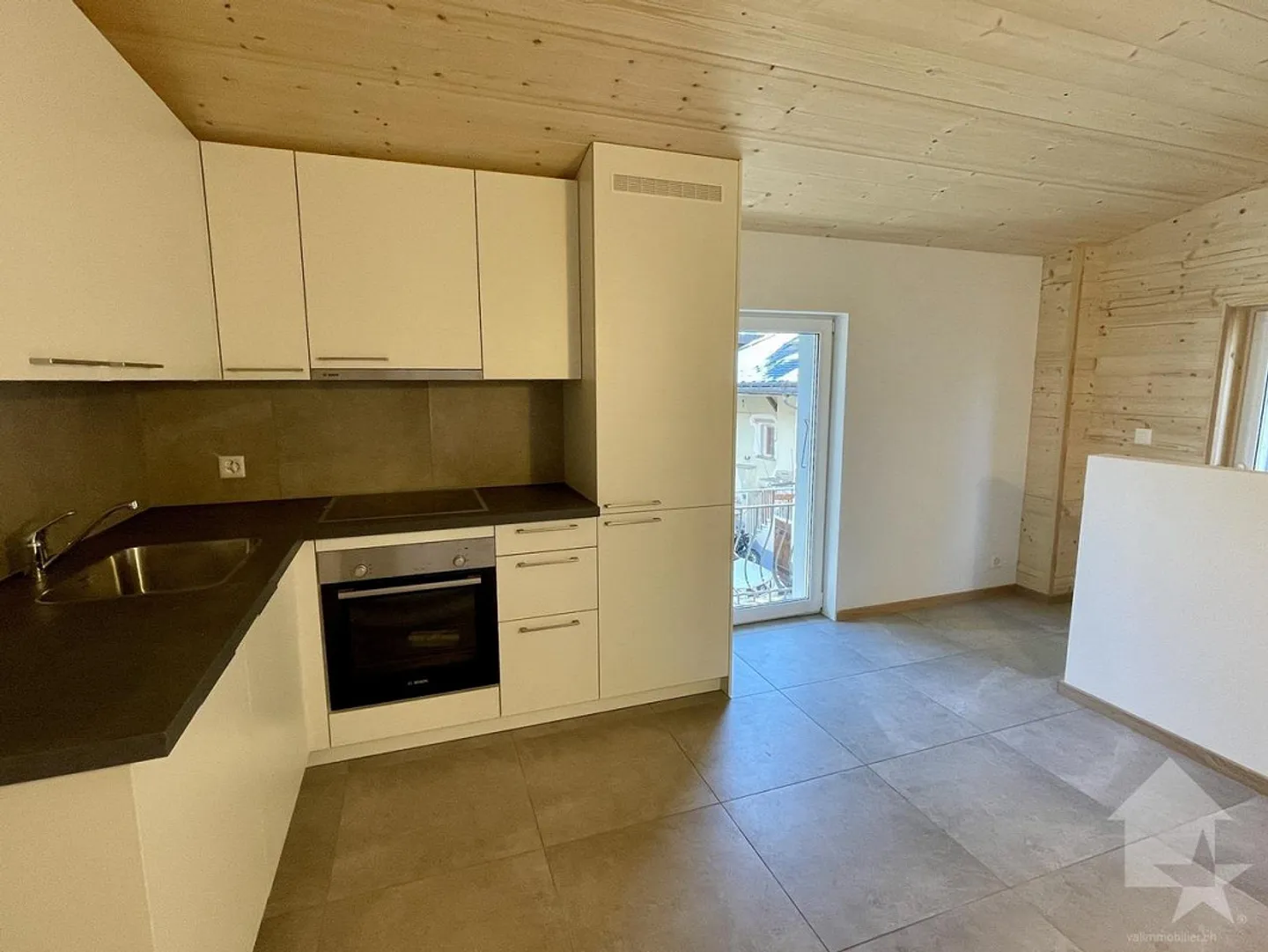 «Doppelhaus mit 2,5 Zimmern in einem komplett renovierten Dorfhaus» - Foto 2 von 14