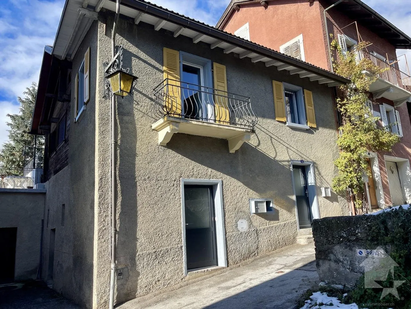 «Doppelhaus mit 2,5 Zimmern in einem komplett renovierten Dorfhaus» - Foto 9 von 14