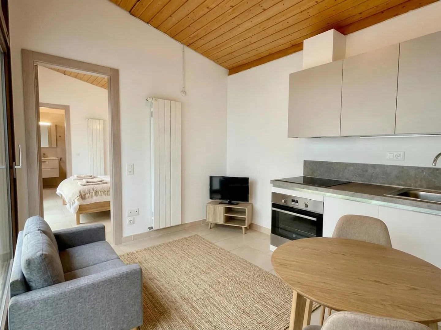 Unabhängig 2.5 Zimmer mit Garten Miete CHF 1250 Ausgaben 180 - Foto 3 von 8