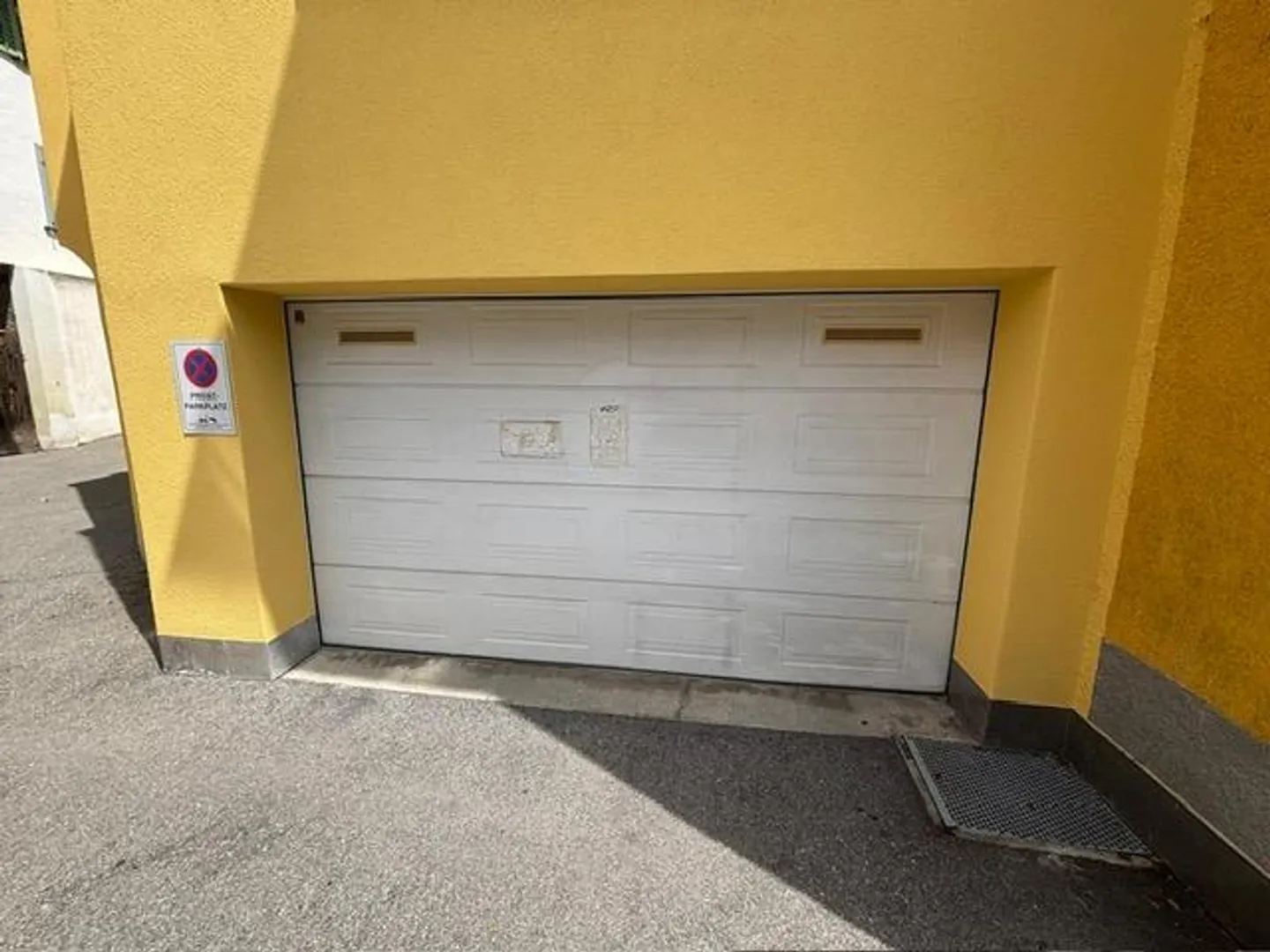 Geräumige Garage und Lager in Thusis - Foto 1 von 2