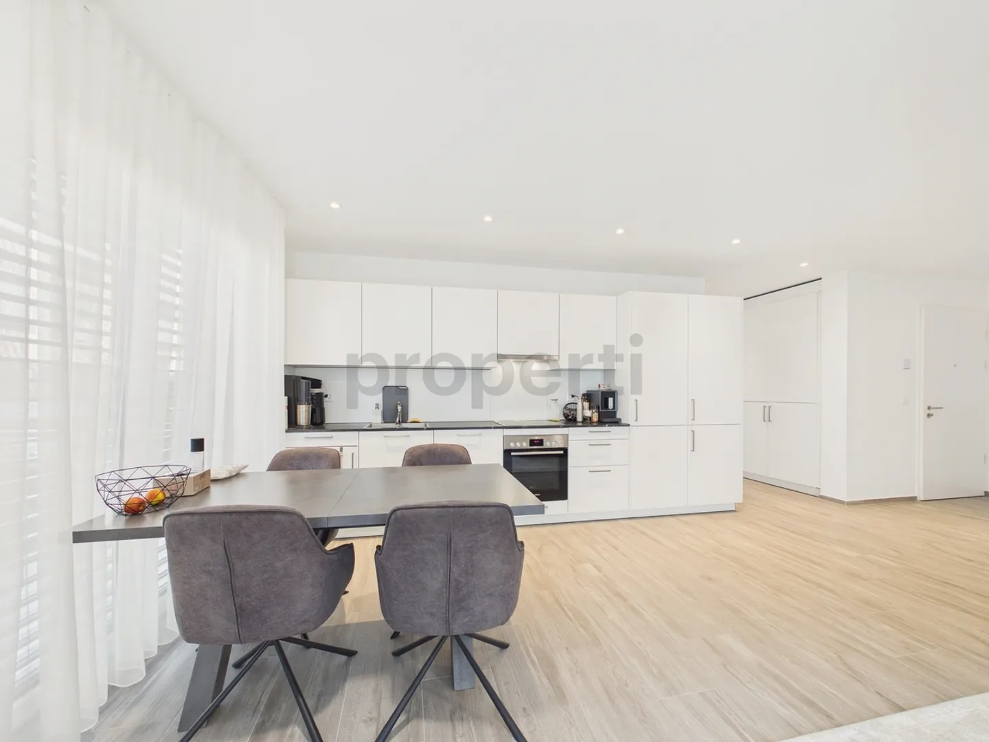 Apartment for rent - Photo 2 of 11