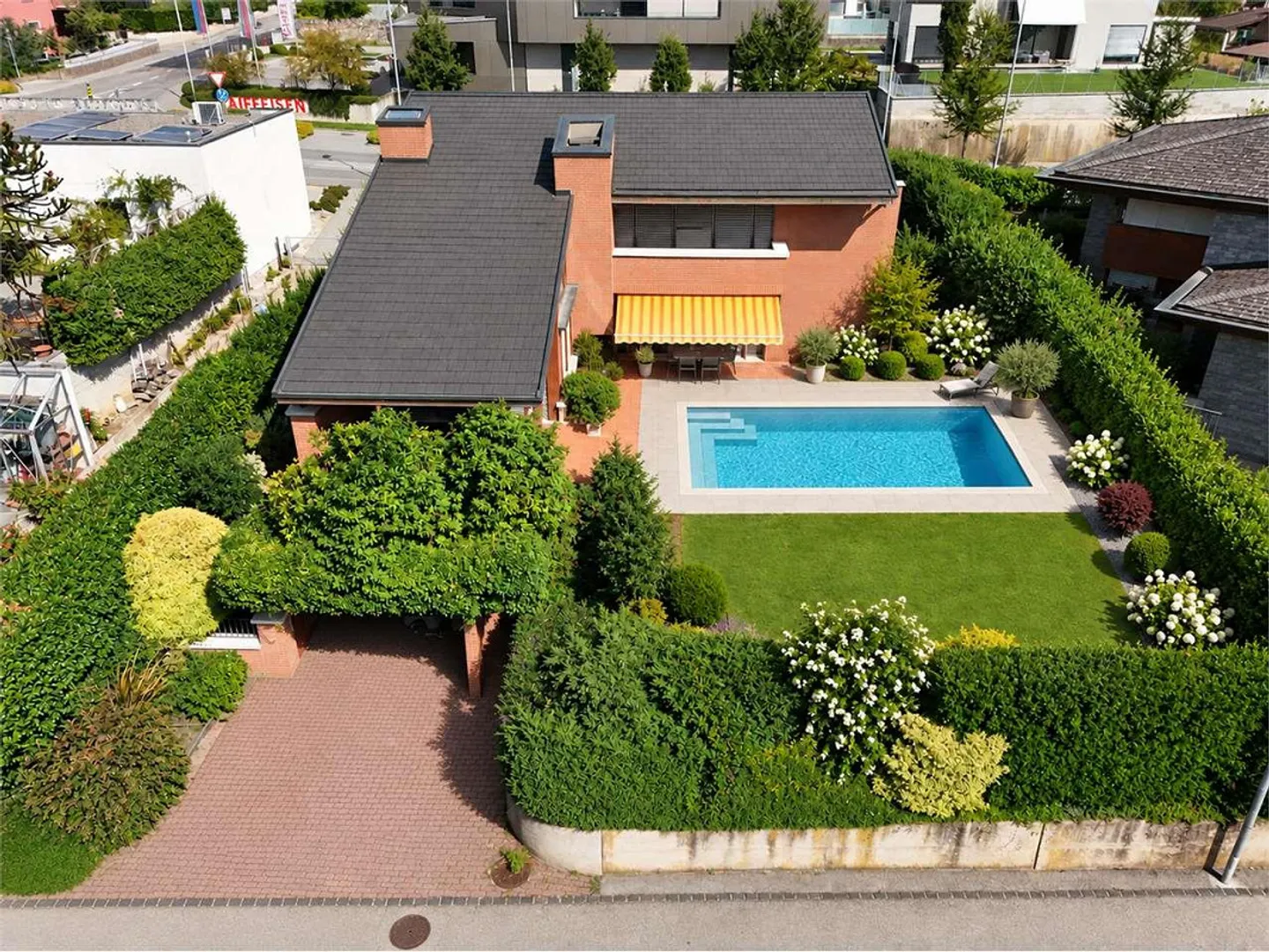 Villa di lusso con giardino - Foto 2 di 13