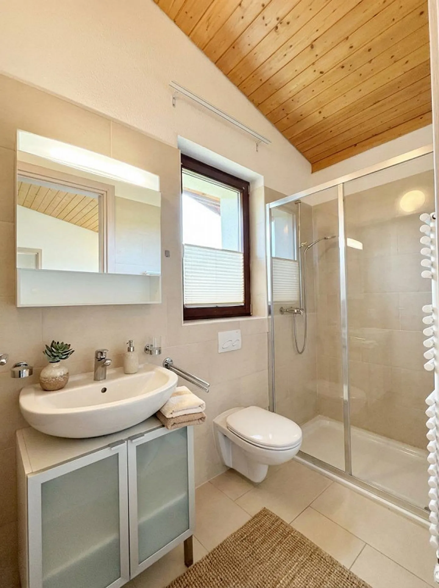 Unabhängig 2.5 Zimmer mit Garten Miete CHF 1250 Ausgaben 180 - Foto 5 von 8