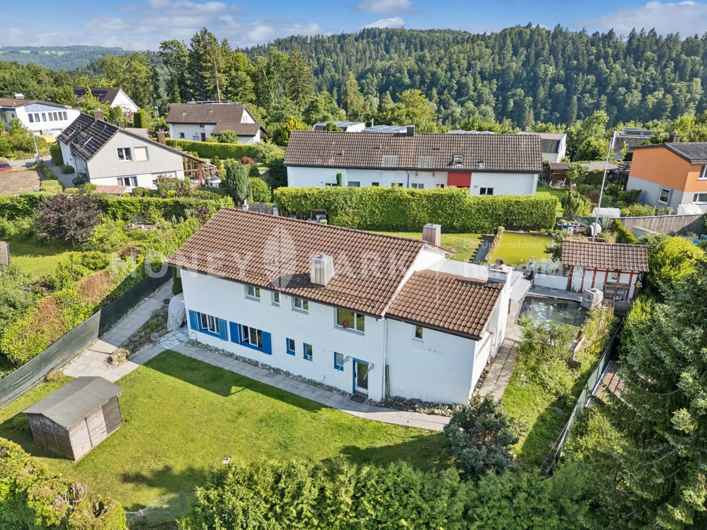 Maison individuelle de 6,5 pièces avec beaucoup de charme et une idylle de jardin - Photo 13 sur 14