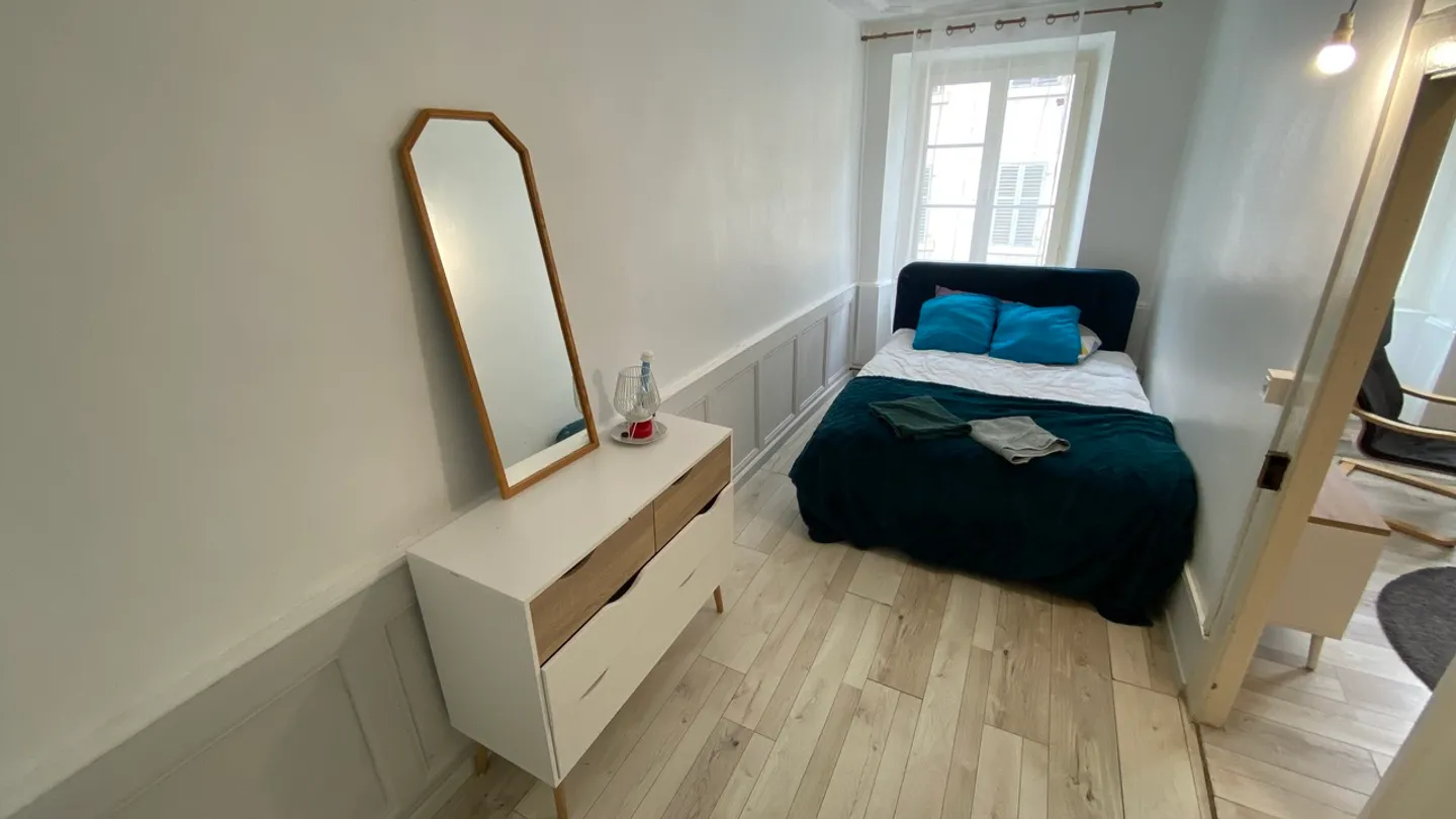Charming 2-Room Apartment - Photo 4 of 11
