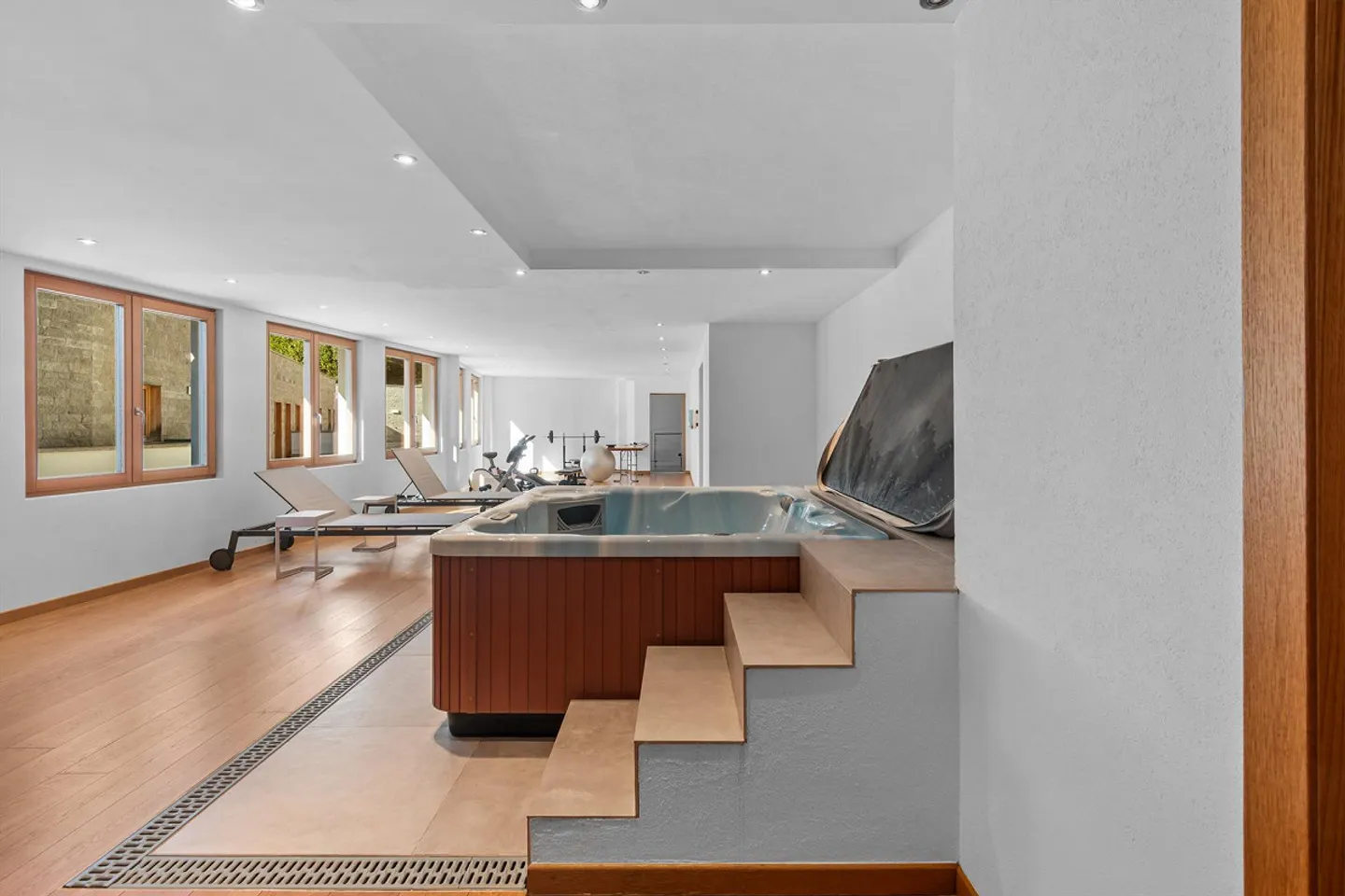 Appartamento 2.5 locali con balcone e grande giardino - Foto 8 di 10