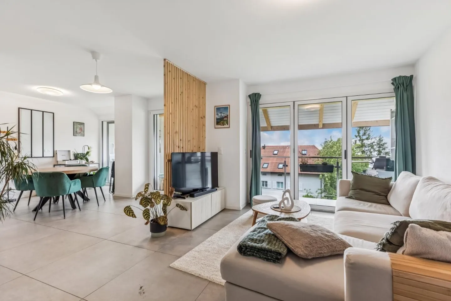 Belle maison jumelée, neuve et spacieuse - Photo 1 sur 13
