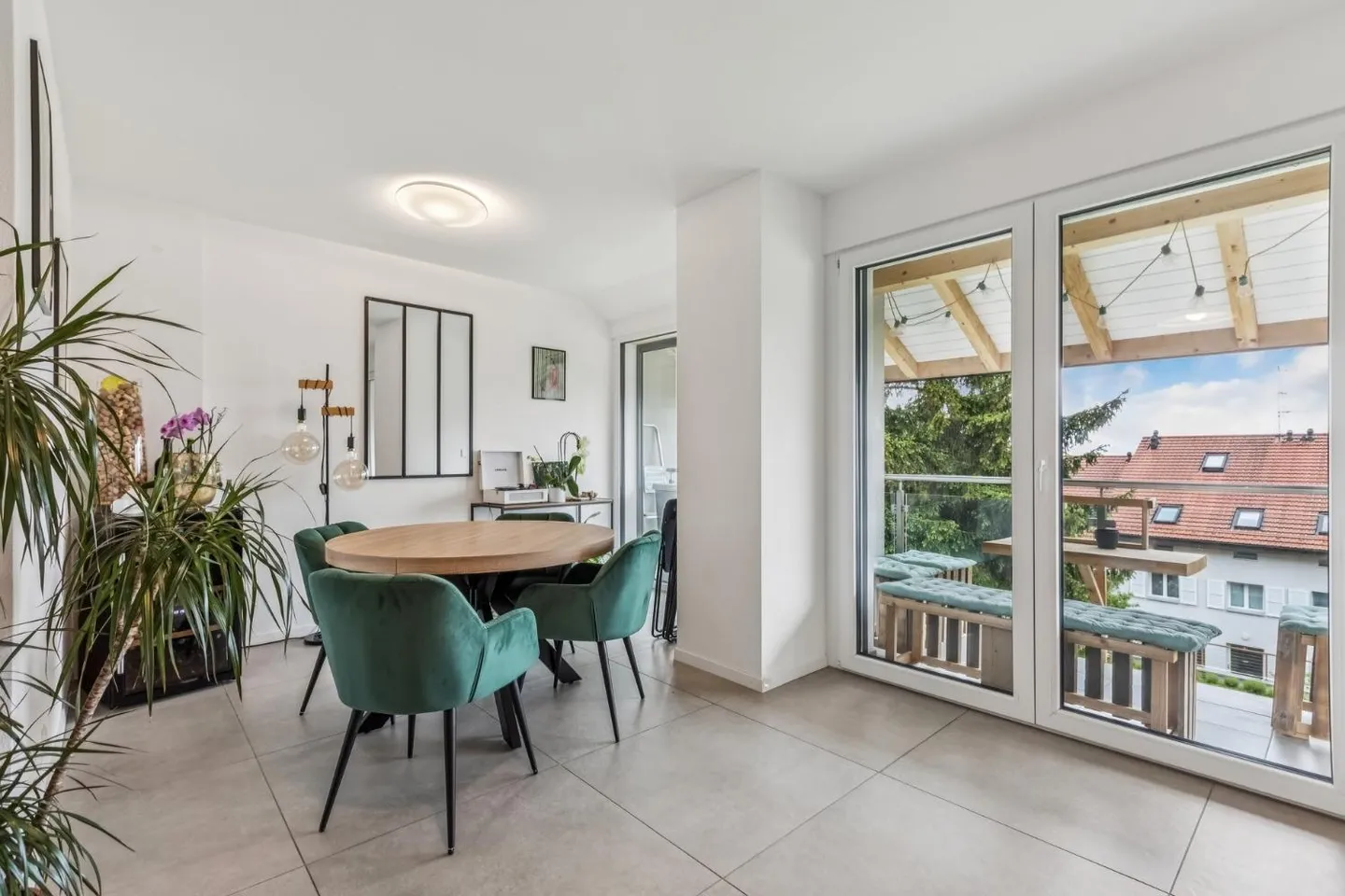 Belle maison jumelée, neuve et spacieuse - Photo 2 sur 13