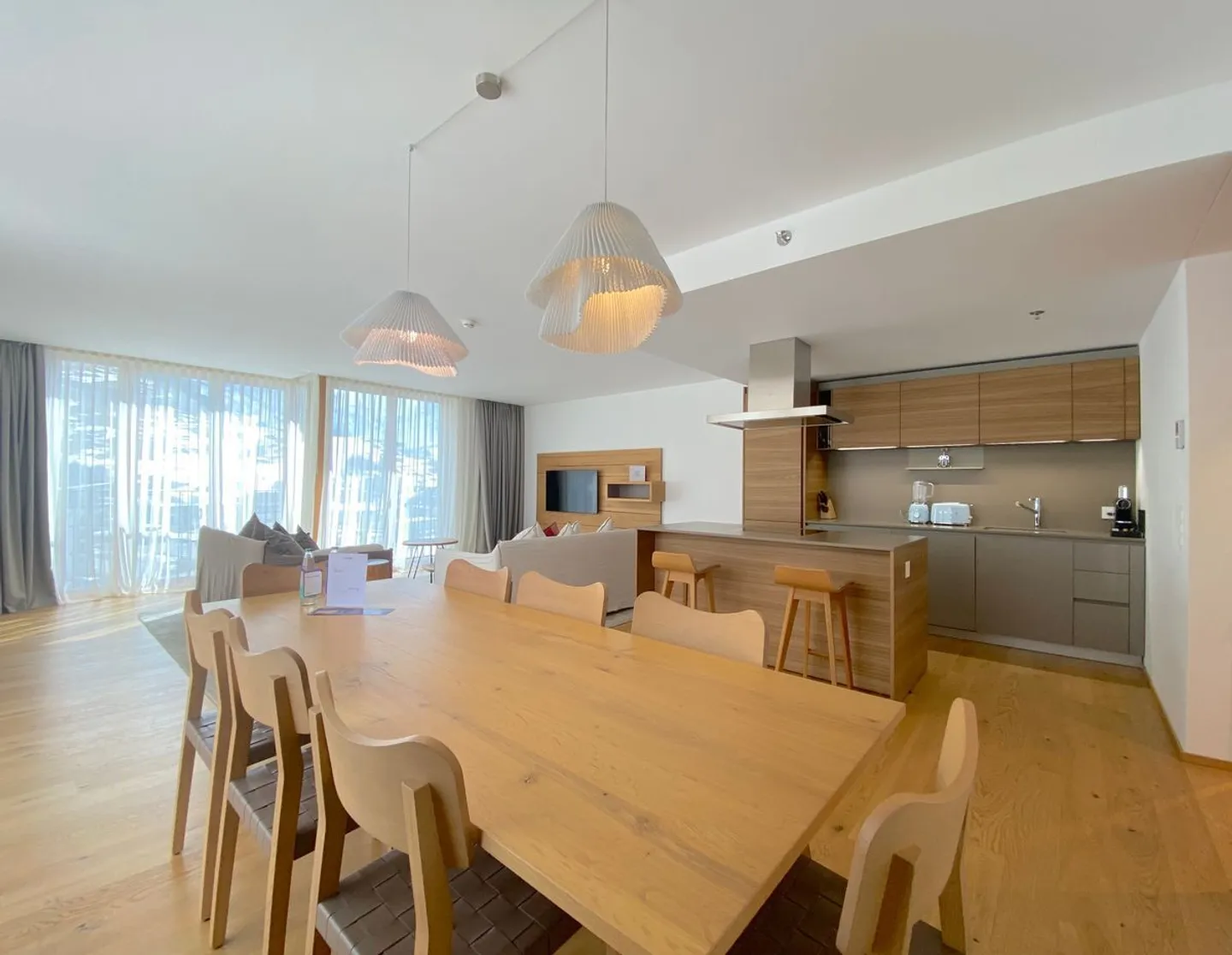 Spacious family apartment with hotel service and mountain view - Photo 4 of 12