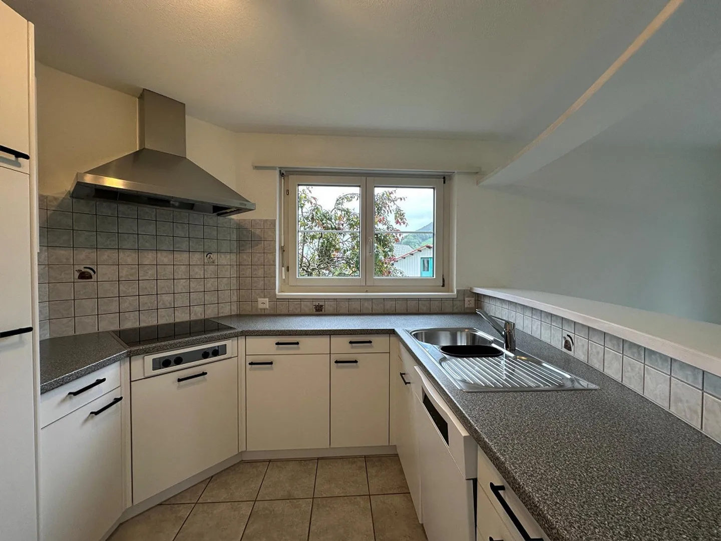 Charming multi-family house with four apartments - Photo 4 of 10