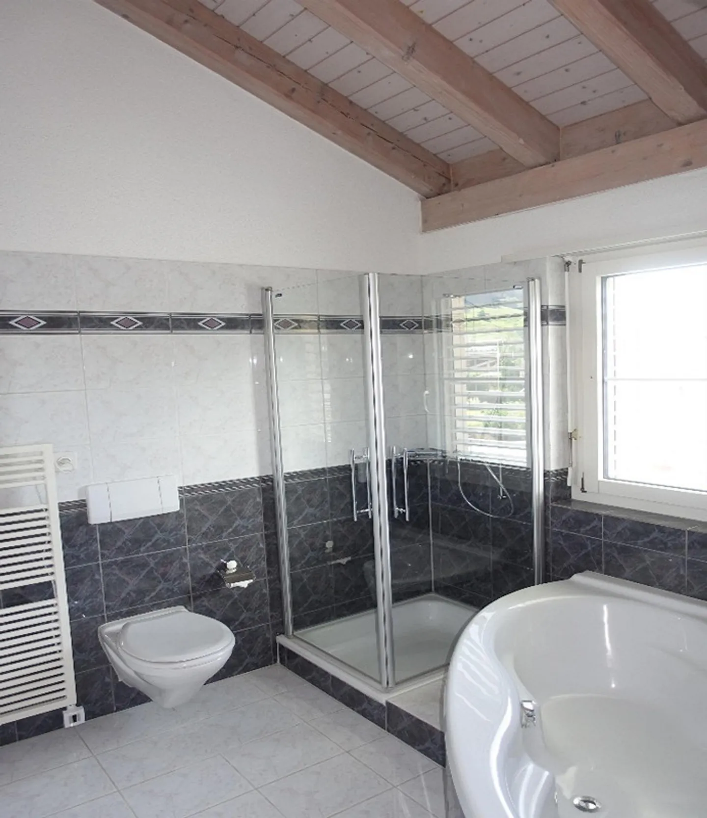 Charming multi-family house with four apartments - Photo 7 of 10