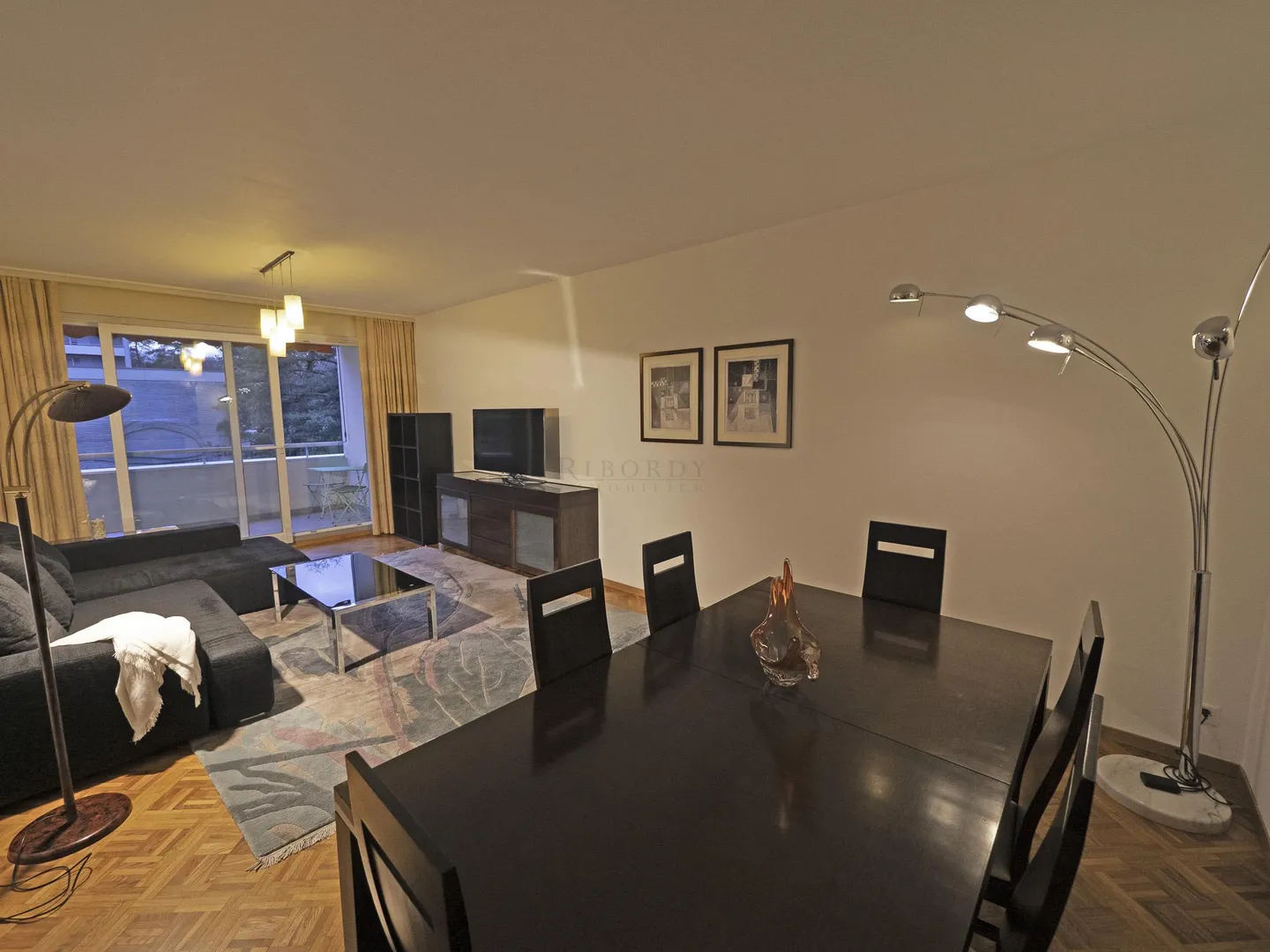 Appartement spacieux avec balcon - Photo 2 sur 10