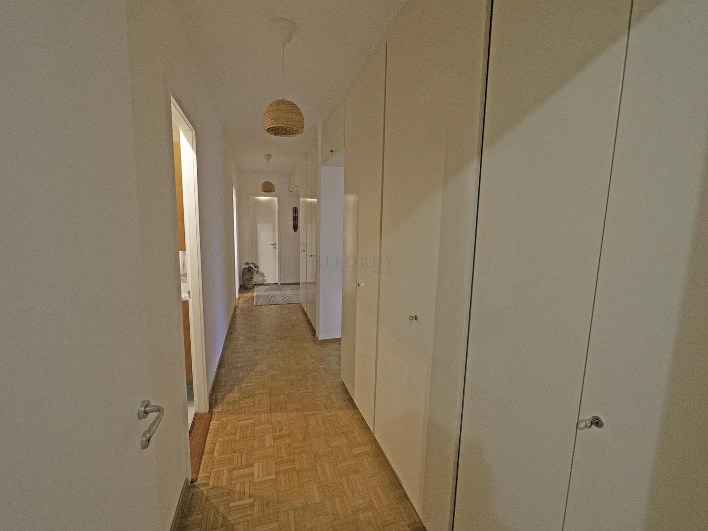 Appartement spacieux avec balcon - Photo 7 sur 10