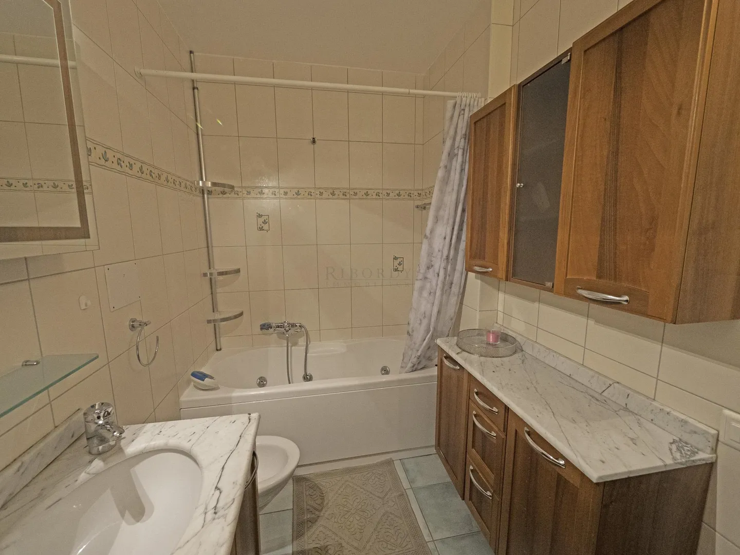 Appartement spacieux avec balcon - Photo 9 sur 10