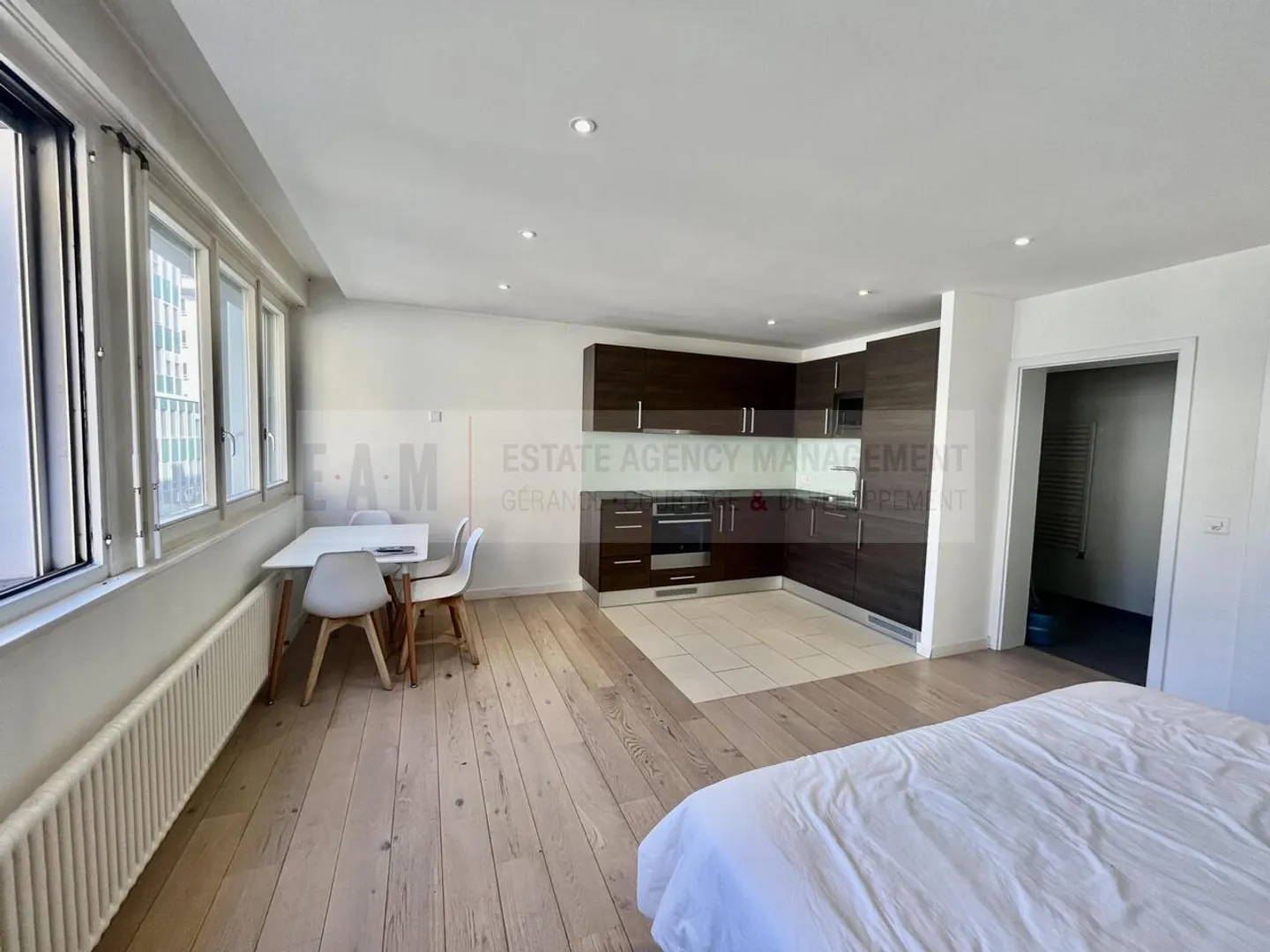 Eaux-Vives: a few steps from the Jet d'Eau - Photo 1 of 3