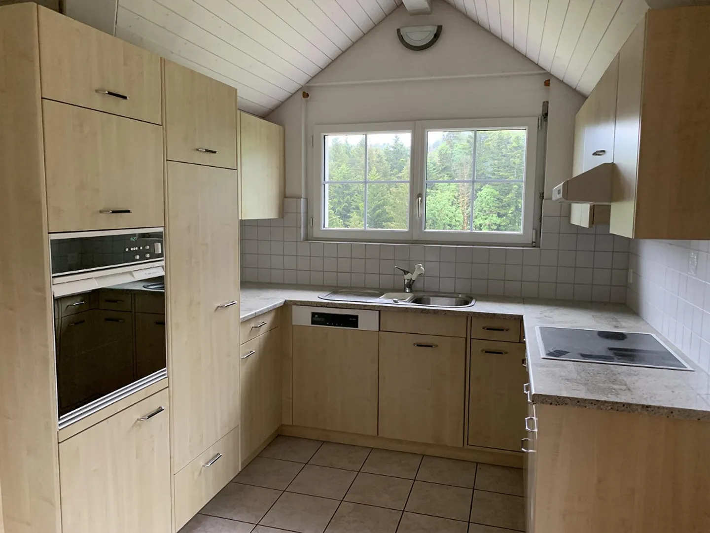 Charmante appartement sous les combles de 2,5 pièces - Photo 4 sur 8