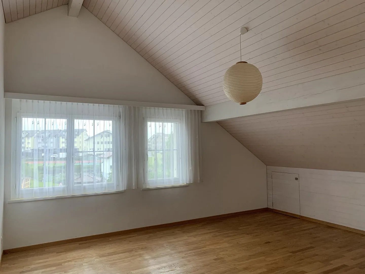 Charmante appartement sous les combles de 2,5 pièces - Photo 6 sur 8