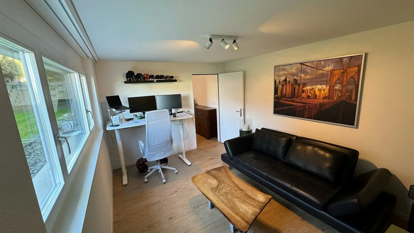 Studio / Office Spaces - Photo 2 of 6