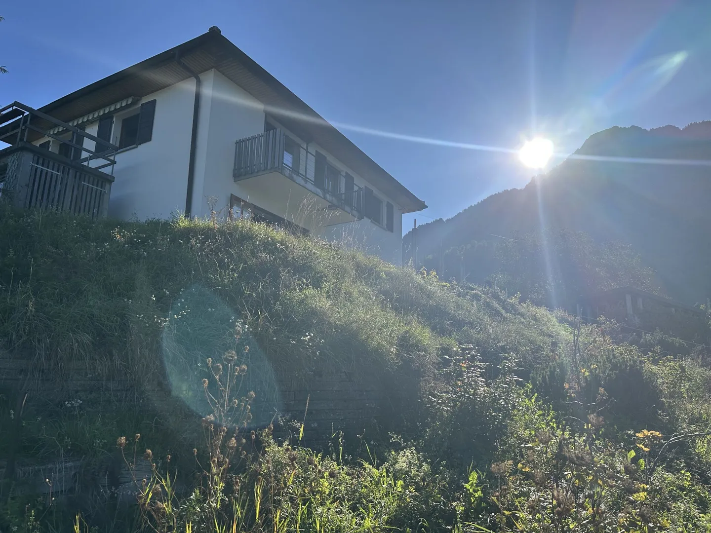 Freistehende Villa mit Panoramablick - Foto 1 von 23