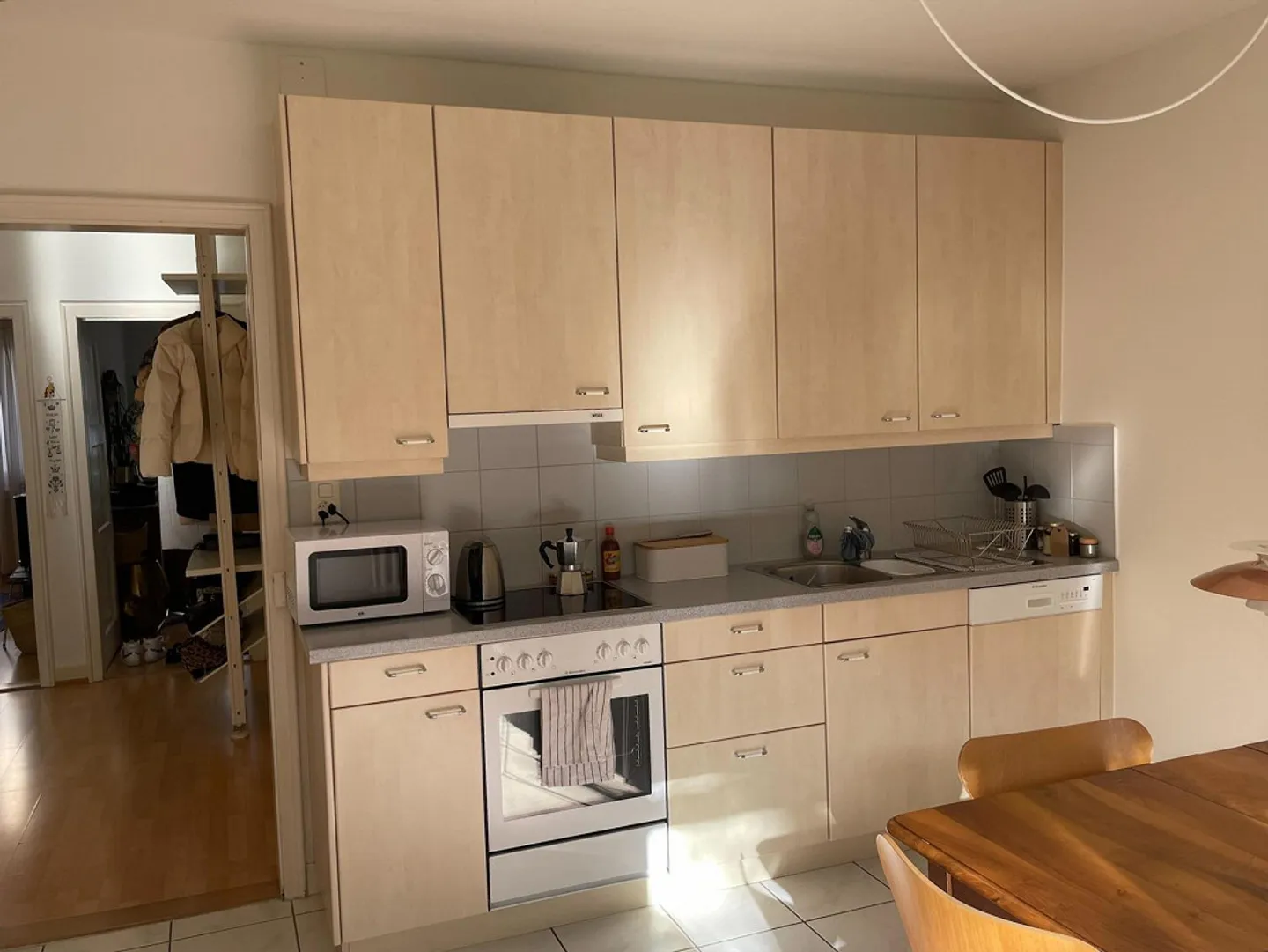 Apartment with balcony to the green courtyard at Tellplatz - Photo 4 of 10