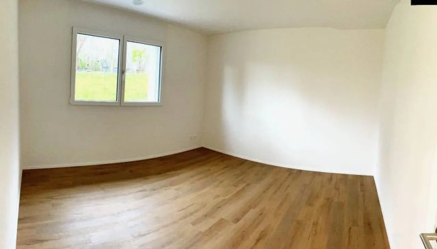 Modern Ground Floor Apartment with Terrace and Conservatory - Photo 11 of 12
