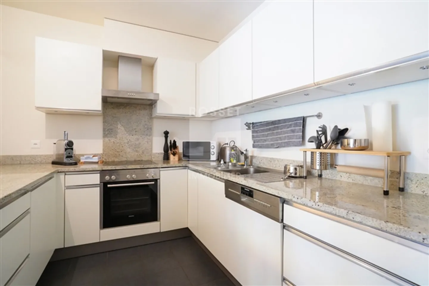 Sole Agent - Charming Garden Level in the Heart of Vieux-Chêne - Photo 3 of 5