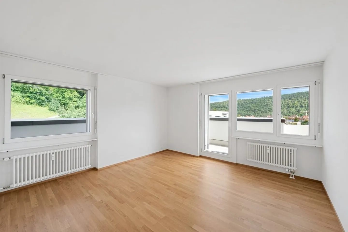 Apartment for rent - Photo 4 of 11