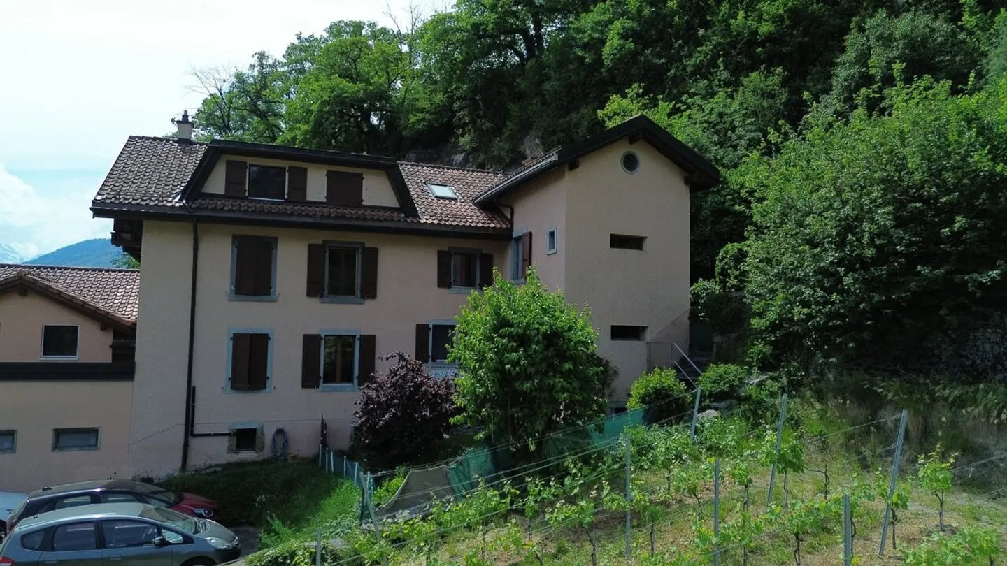 Yield Building? St-Triphon, municipality of Ollon (VD) - Photo 1 of 13