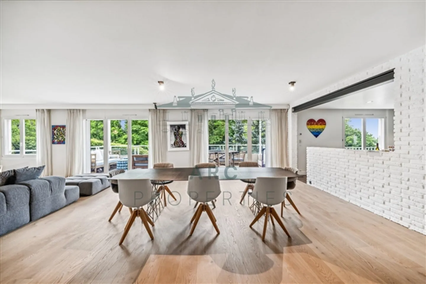 COLOGNY - MAGNIFICENT APARTMENT IN A GREEN SETTING - Photo 1 of 5