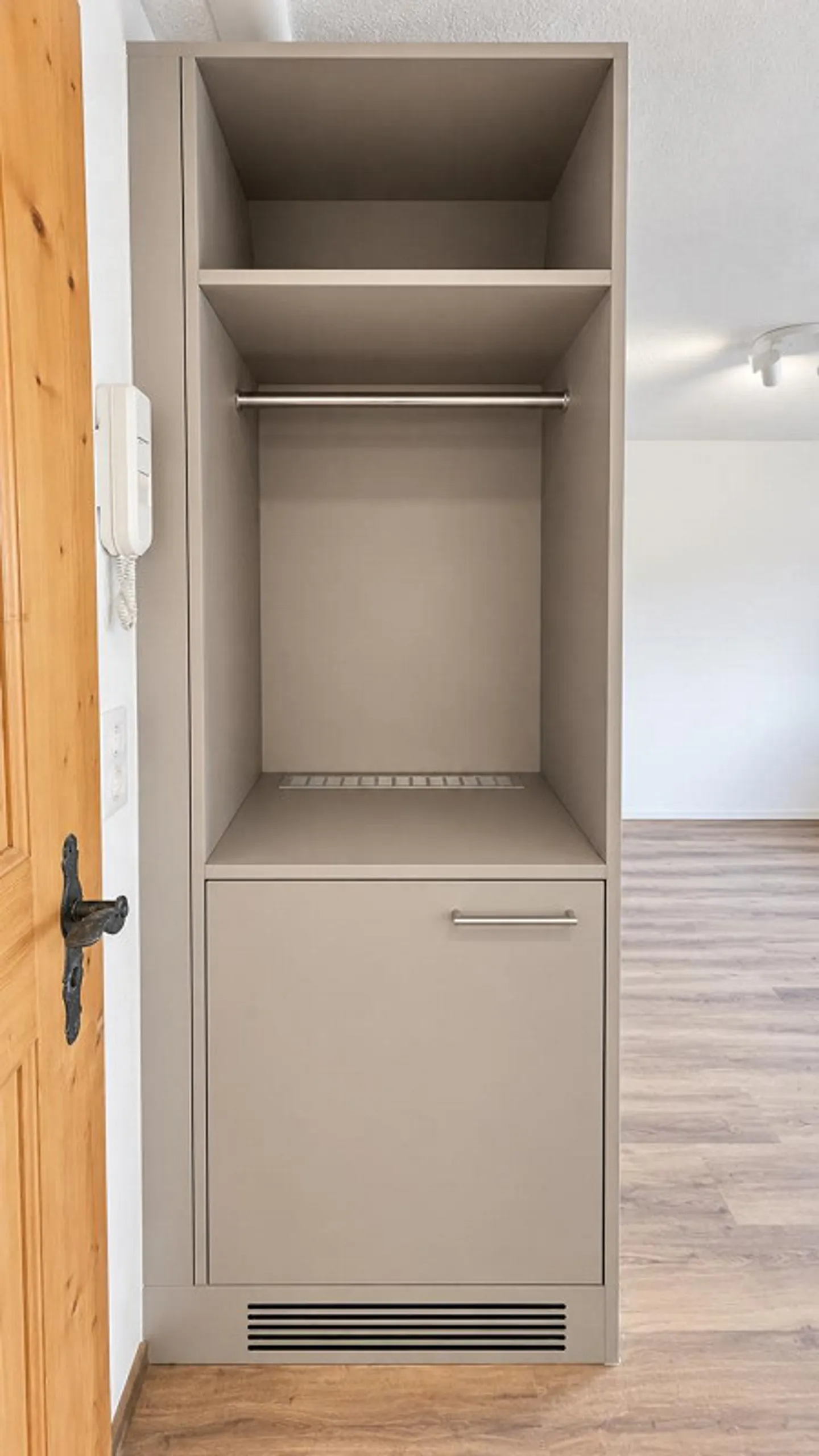1 Room Studio - Long-term Rental - - Photo 3 of 6