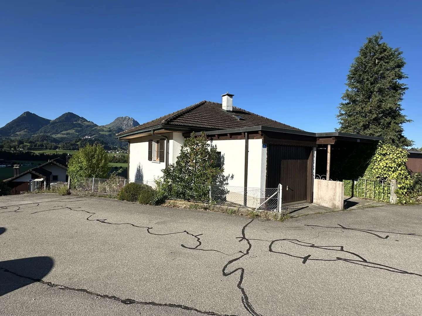 Freistehende Villa mit Panoramablick - Foto 3 von 23