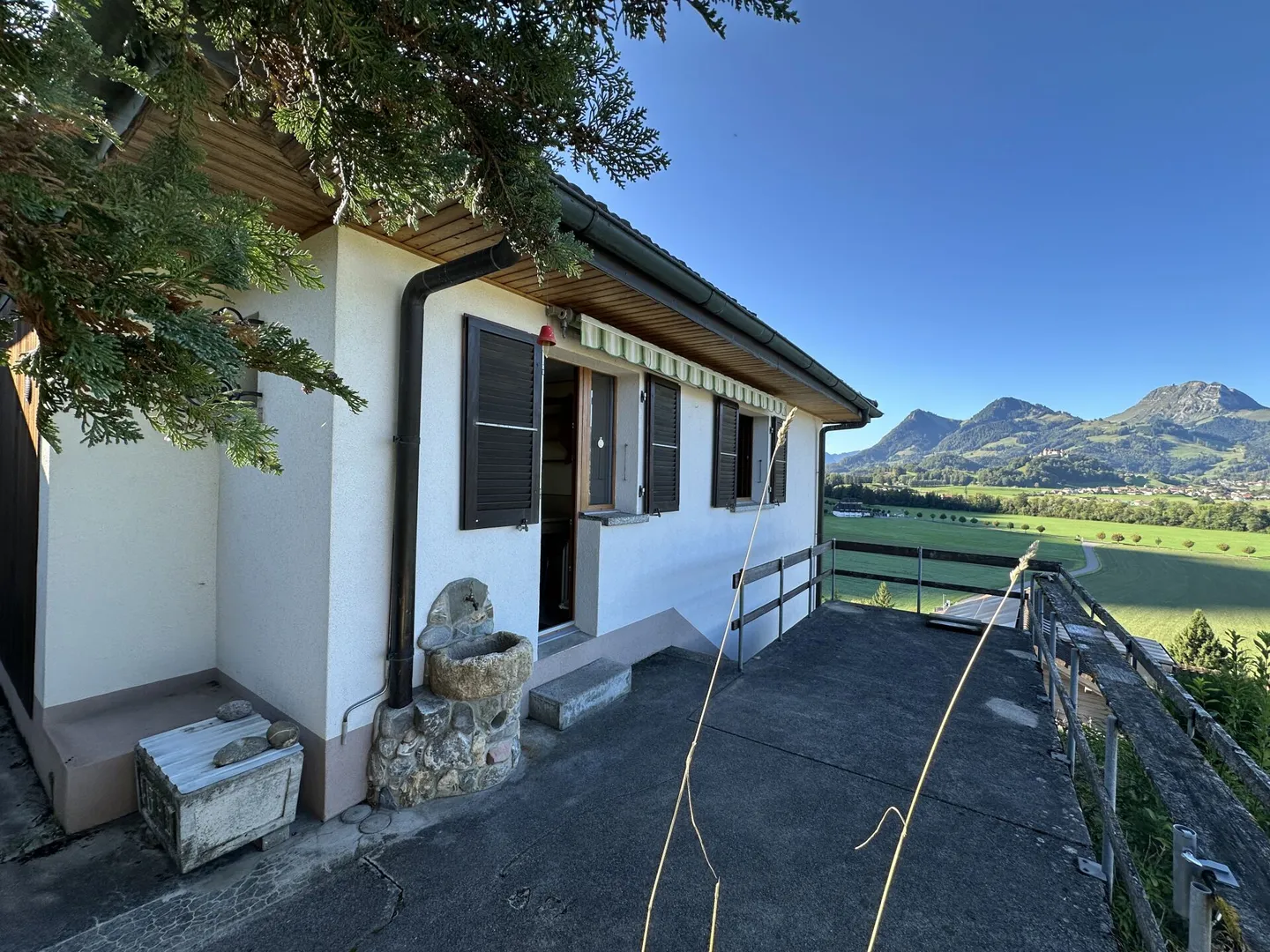 Freistehende Villa mit Panoramablick - Foto 4 von 23