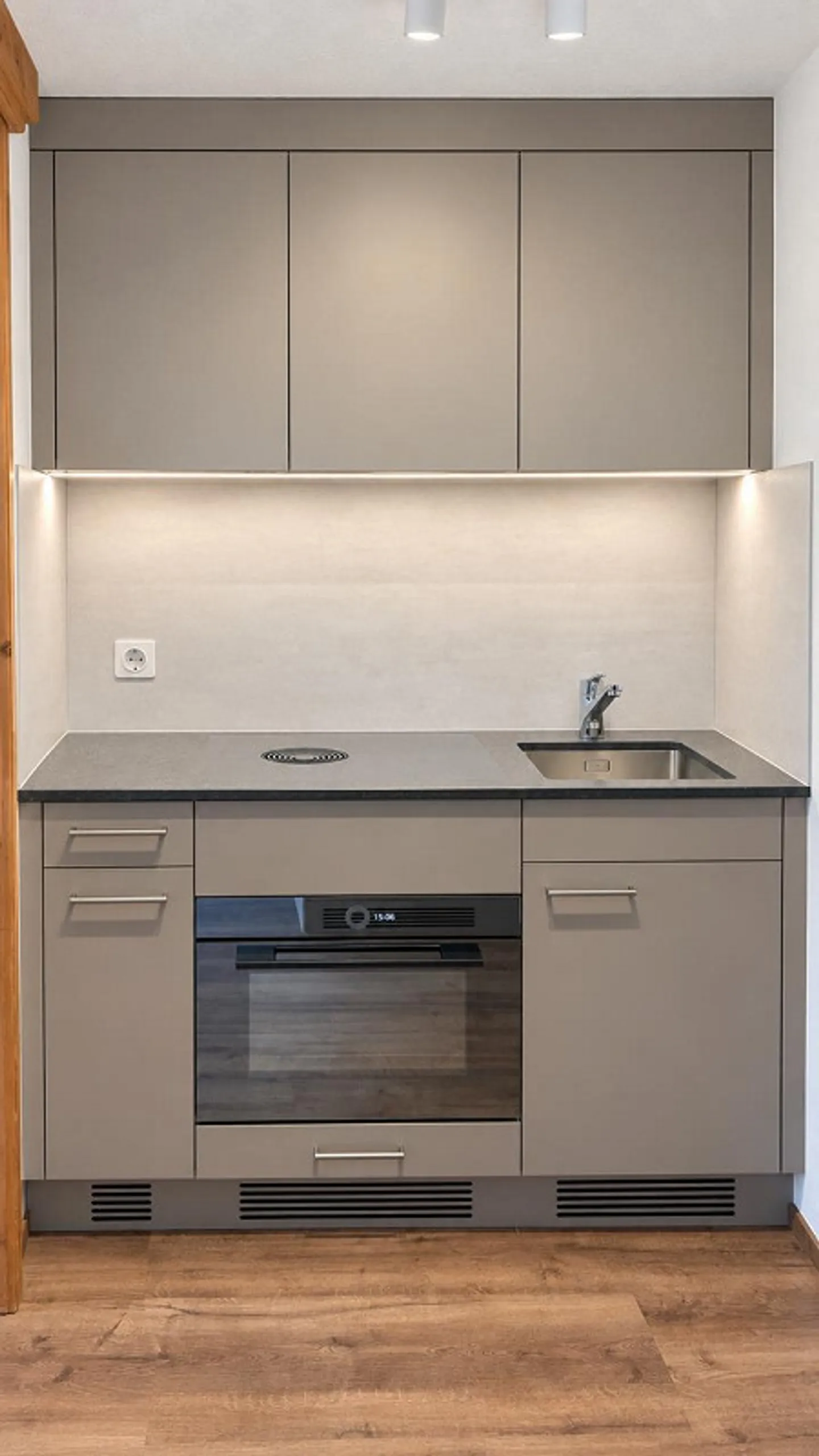 1 Room Studio - Long-term Rental - - Photo 4 of 6