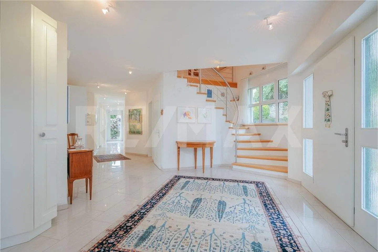 Représentatif | Spacieux | Intemporel - Villa de style maison de campagne avec jardin paradisiaque à Biberist SO - Photo 5 sur 13