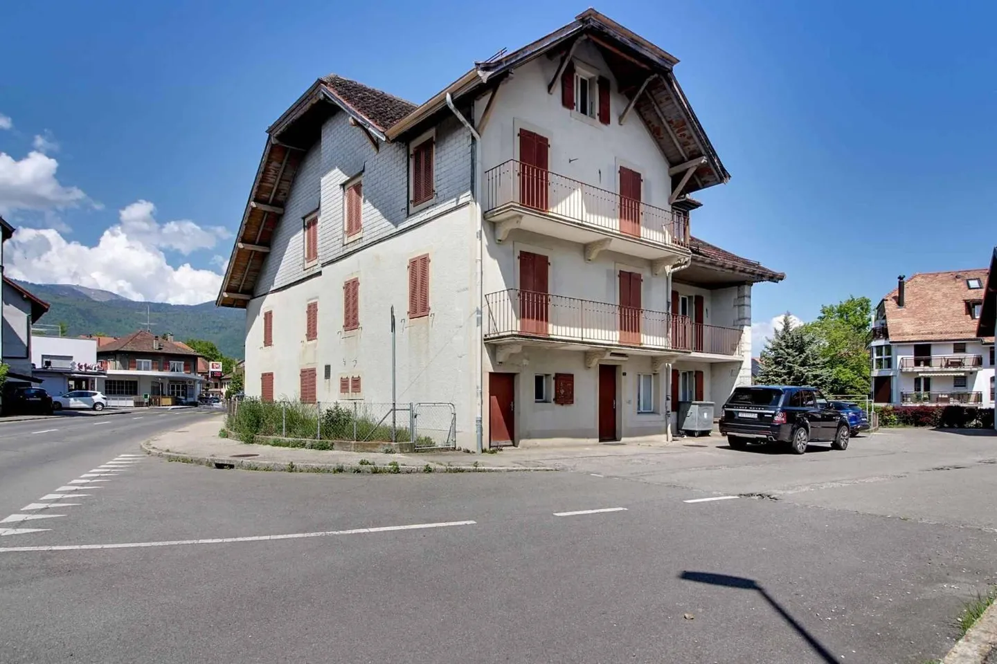 Haus mit 15 Zimmern - Foto 1 von 12