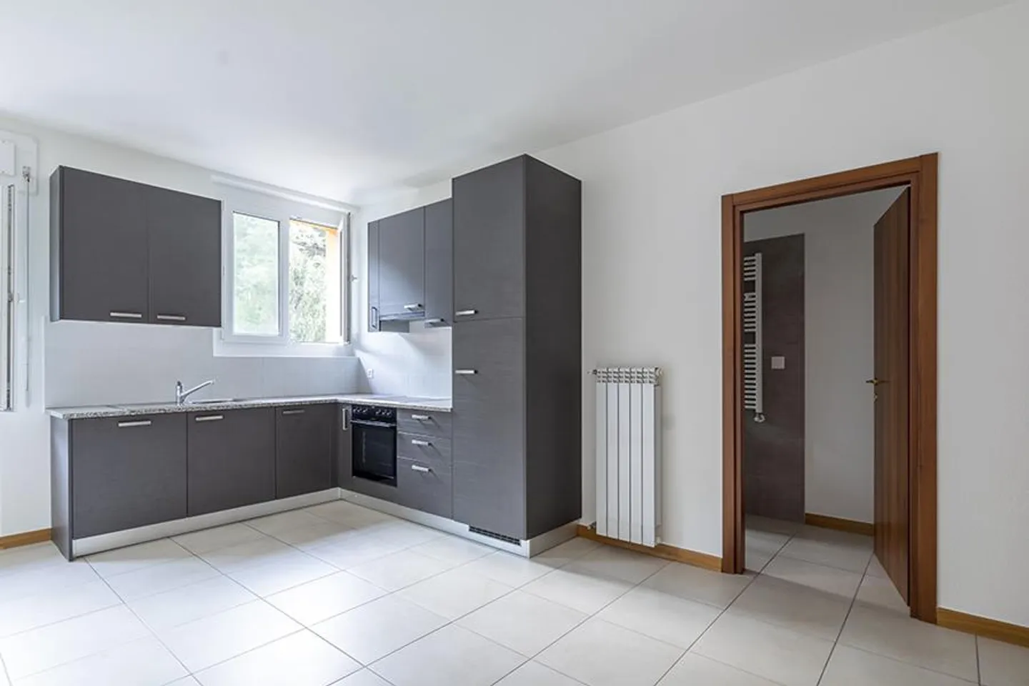 ERNEUERT 2.5 IN GIUBIASCO - Foto 2 von 8